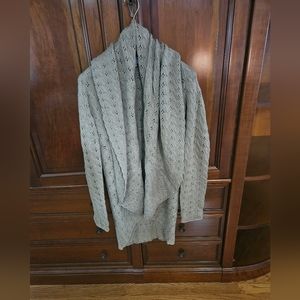WORTH tan 100% wool open front sweater. Worn once. Size L.